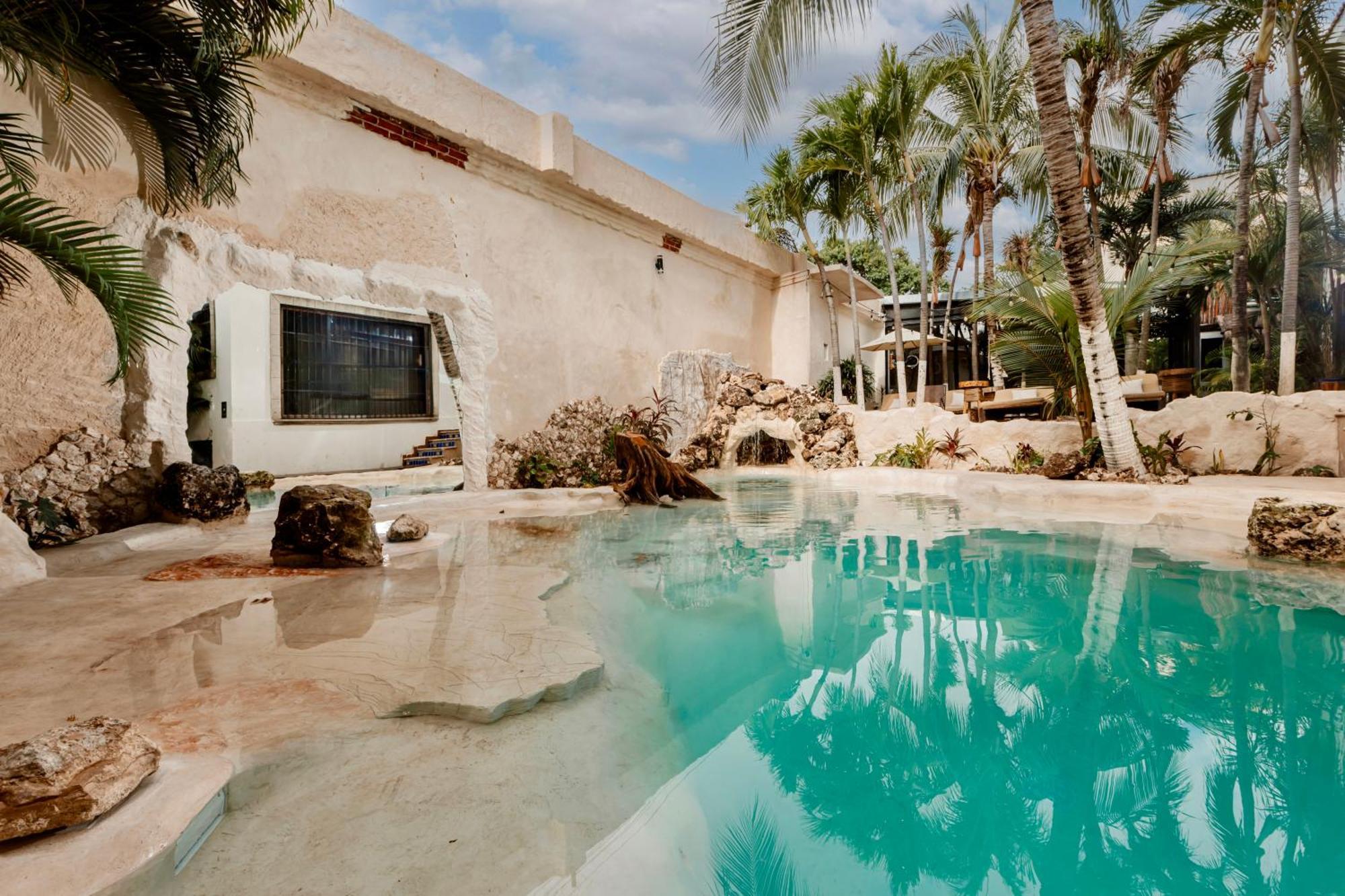 Enigmatic Hotel Experience Cancun Exterior photo
